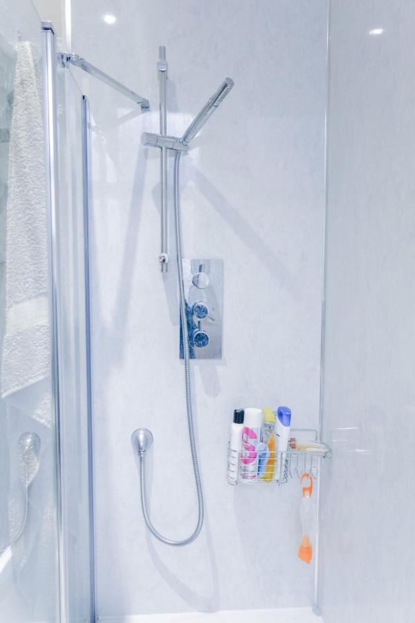 Newly Furnished 2 Bedroom Apartment On Leith Walk إدنبرة المظهر الخارجي الصورة